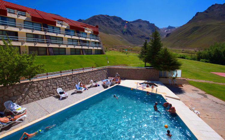 با اقامت در piscis hotel بهترین سفر خارجی در تابستان را برای خود رقم بزنید.