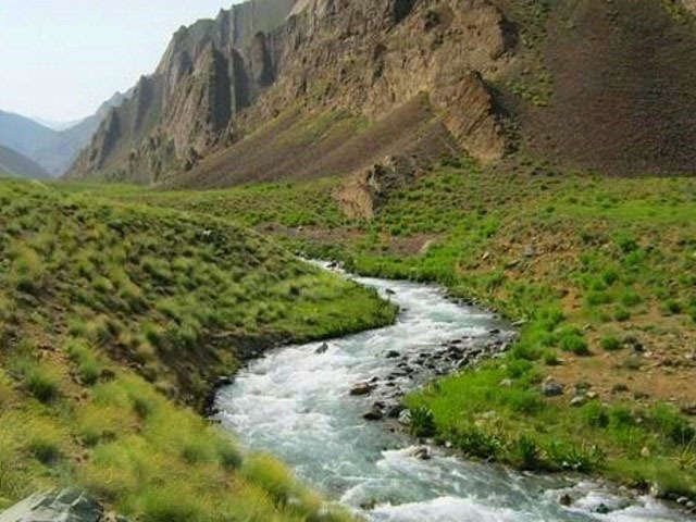 دره وارنگه رود یا همان دره روستای وارنگه رود دره وارنگه رود یا همان دره روستای وارنگه رود