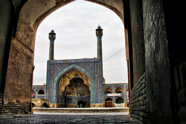مسجد جامع اصفهان یکی از باشکوه ترین مساجد جهان به شمار می رود.