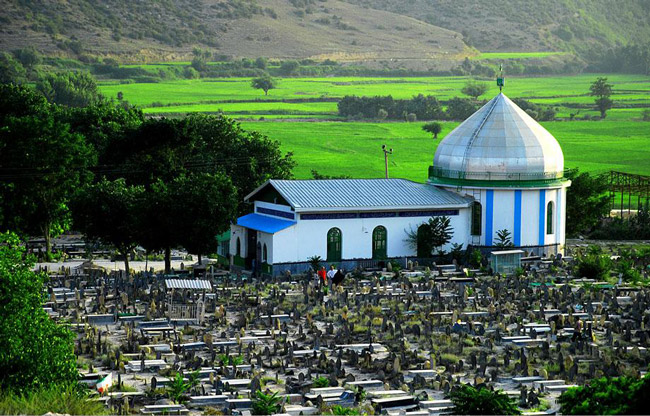 گورستان سفید چاه کجاست