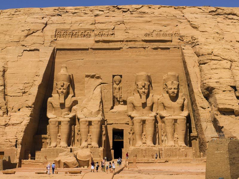 معبد ابوسمبل مصر یکی از معروف ترین اماکن مقدس دنیا و زیباترین معابد جهان معبد ابوسمبل مصر یکی از معروف ترین اماکن مقدس دنیا و زیباترین معابد جهان