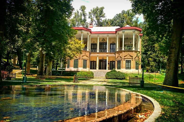 کاخ نیاوران؛ از زیباترین دیدنی های تهران