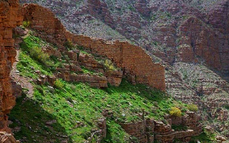 معرفی قلعه علی بیگ(ورزقان، سیه رود) و همه چیز درباره آن + تاریخچه و عکس |  تهران سوئیت