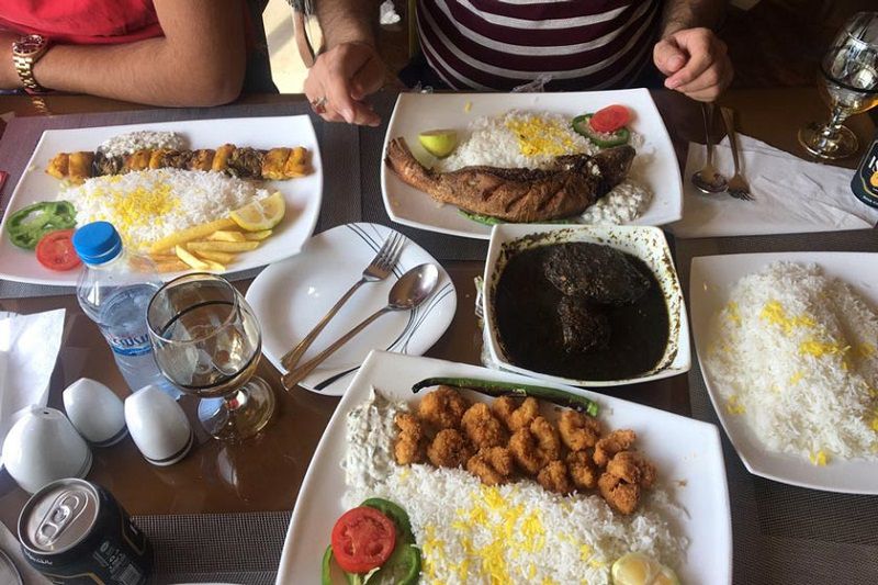 لذت خوردن غذاهای دریایی در بوشهر با حضور در جاهای دیدنی بوشهر و اطراف